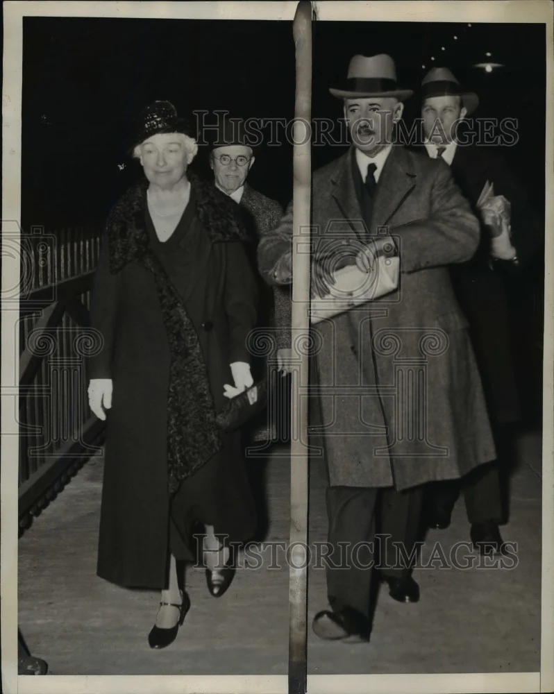 1932 Press Photo Secretary of State Stimson Sails on S.S. Ile De France