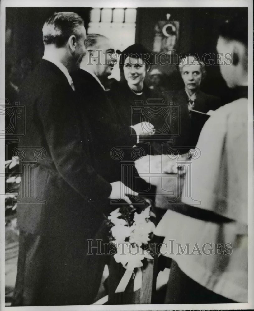 1949 Press Photo William O'Dwyer & Wife During Wedding - nef42106