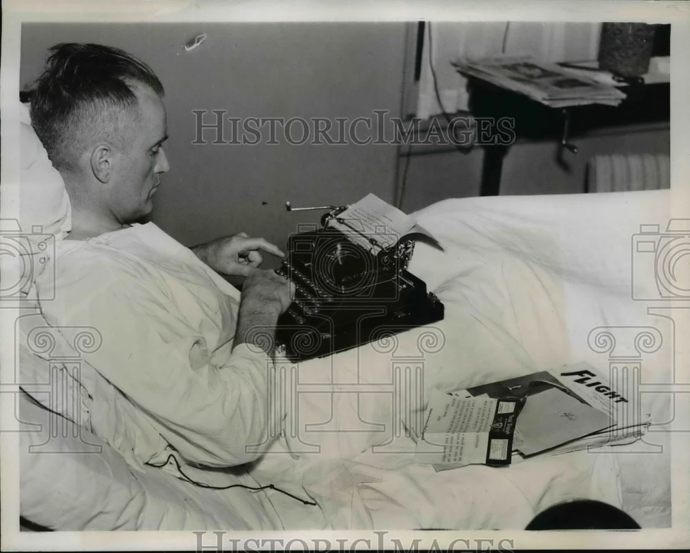 1937 Press Photo Maj. Alford J. William Speed King and Stunt Flier injured