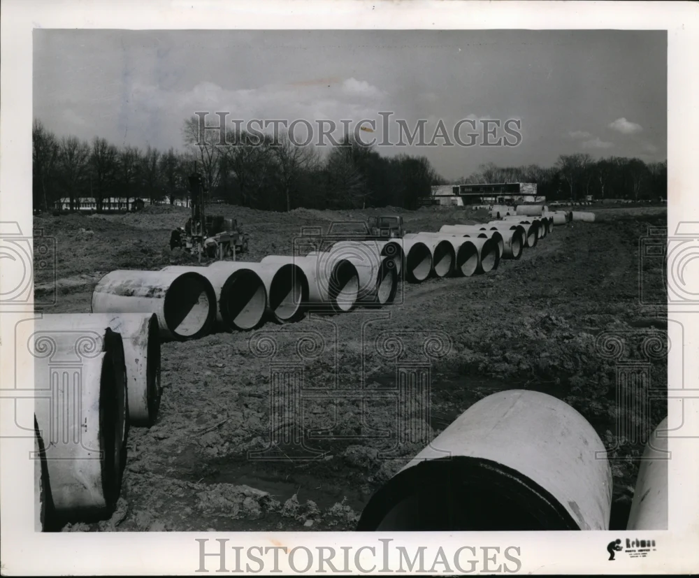 1962 Press Photo Giant Sewer Pipes to Carry Rain Water to Lake Being Dug