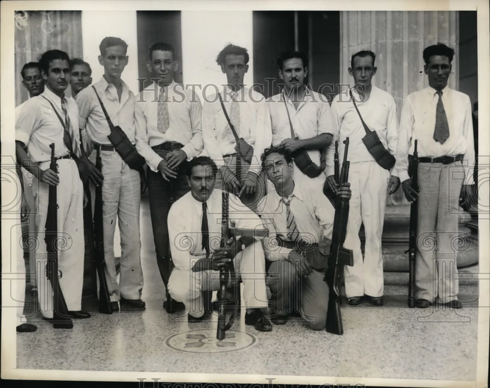 1933 Press Photo Santiago Almrez & Ysmael Seijas & Other Students of University