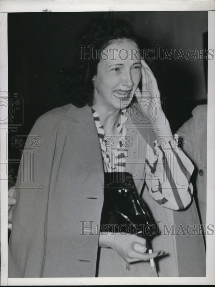 1944 Press Photo Mrs Phyllis Green Junghans Shot Lewis R Hindle While He Visited
