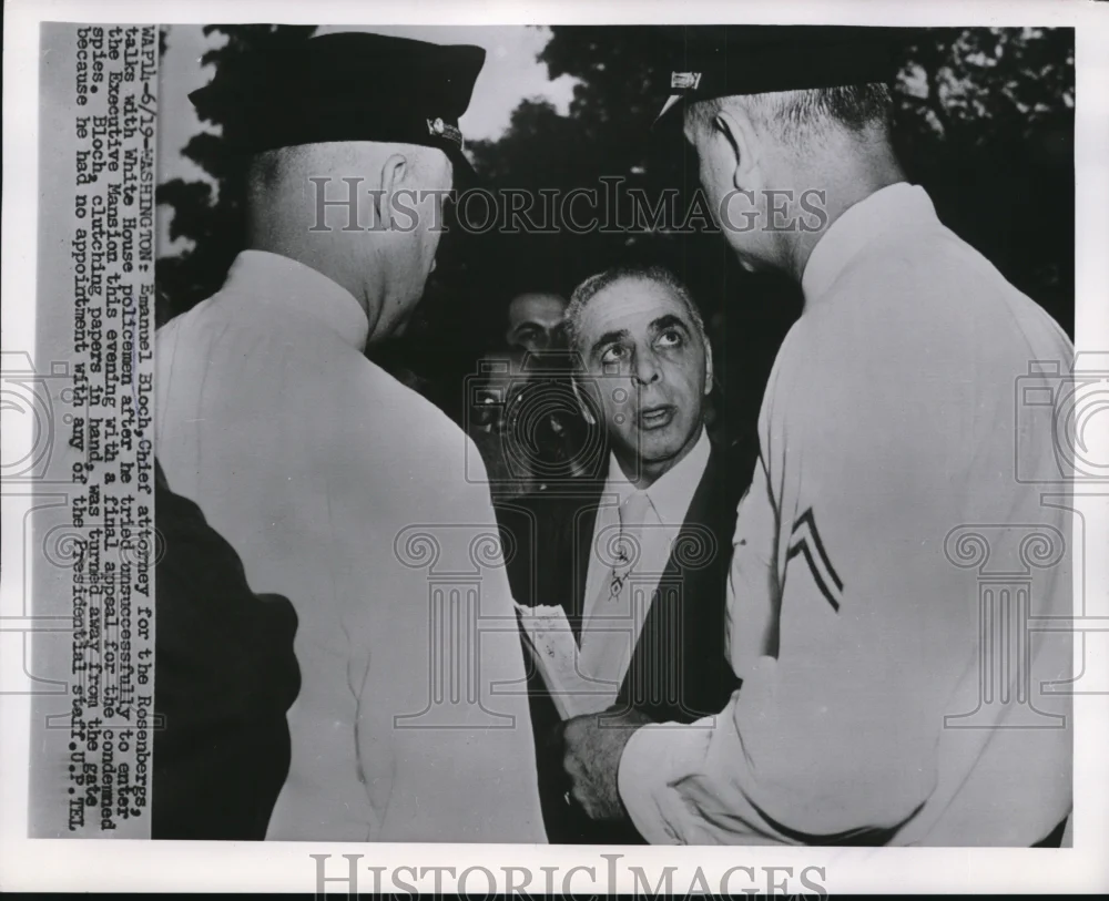 1953 Press Photo Emanuel Bloch, Rosenberg Attorney with White House Police