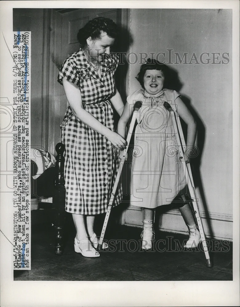 1951 Press Photo Nancy Witherow, Suffered Spinal Injury in Car Wreck & Mother