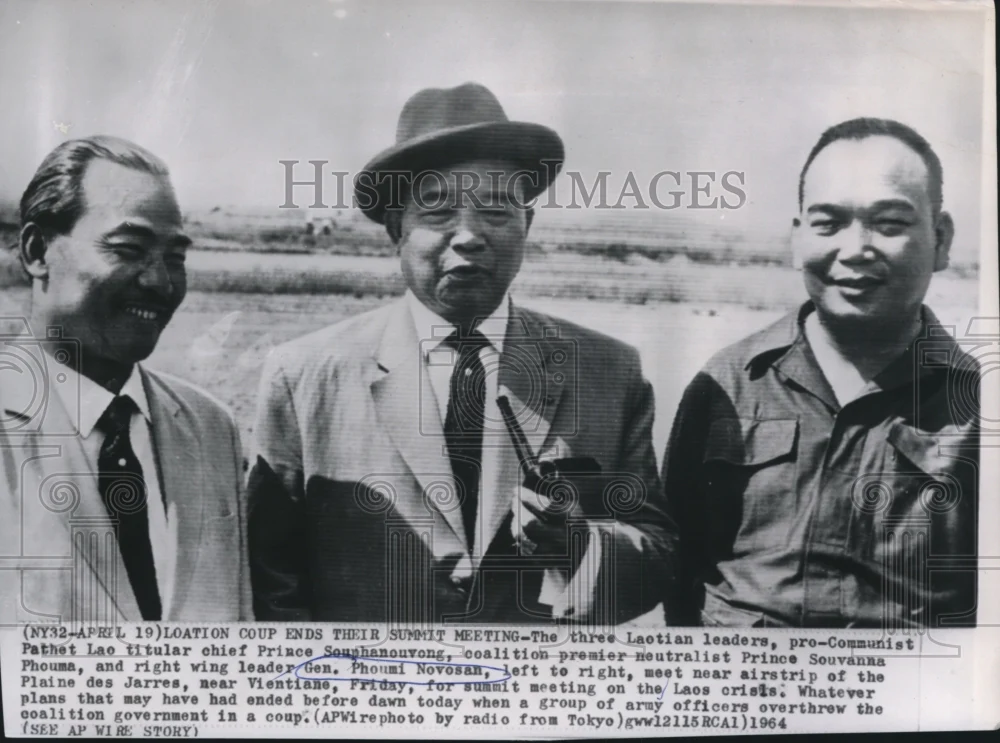 1964 Press Photo Three Laotian Leaders Meet at Airstrip of the Plaine des Jarres