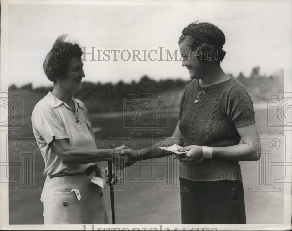 1937 Press Photo Mrs.R.M.Torgerson & Mrs.Marion Turple in L.I Women's Medal Play