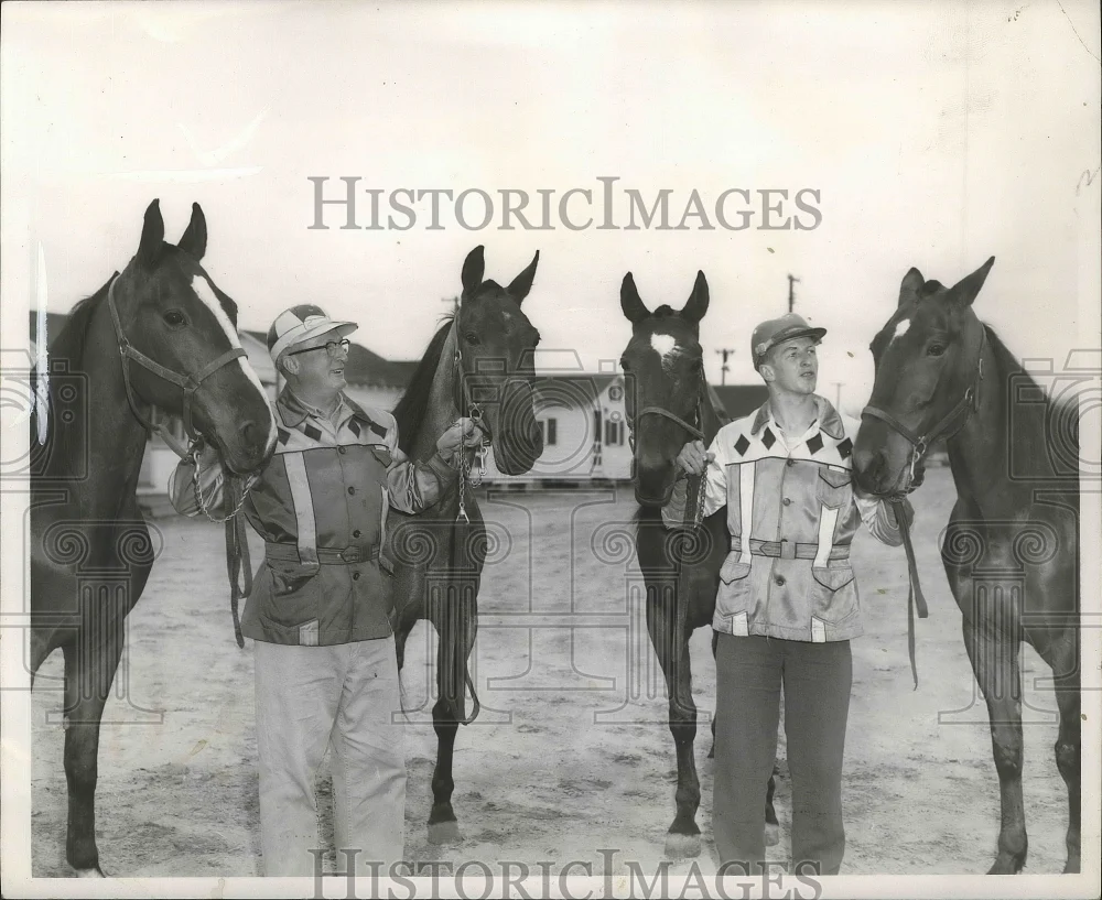 1961 Press Photo Horses And Handlers At The Rockingham Park - nef63565