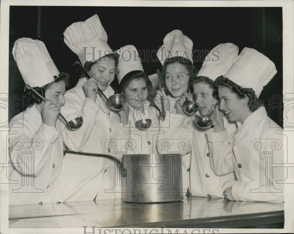 1940 Press Photo Group of cooks win 4-H Cooking competition in Chicago