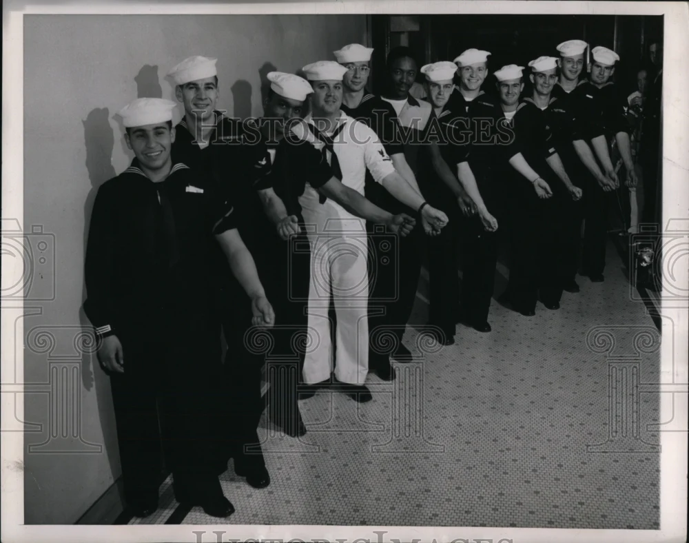 1950 Press Photo Shipmates Respond to SOS Hospital's Blood Bank - nem36130