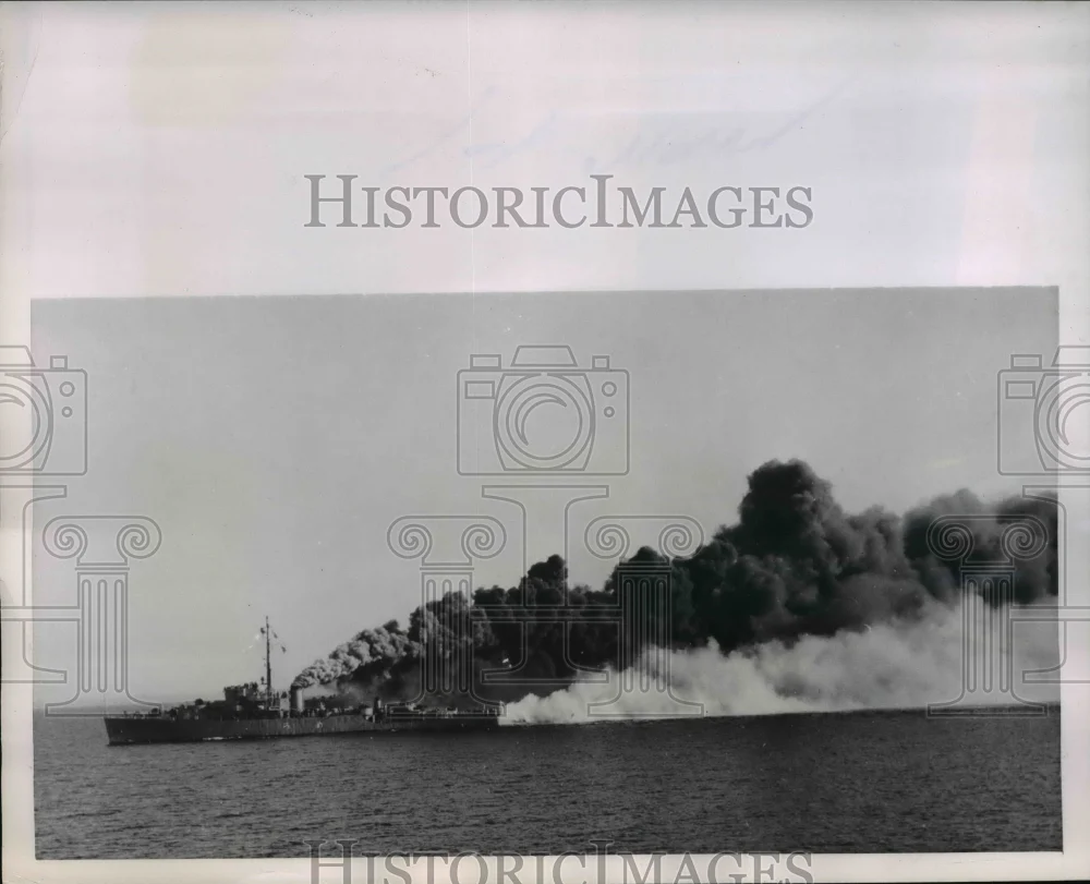 1953 Press Photo Flagship "Ume" Sends Smoke Screen During First Maneuvers