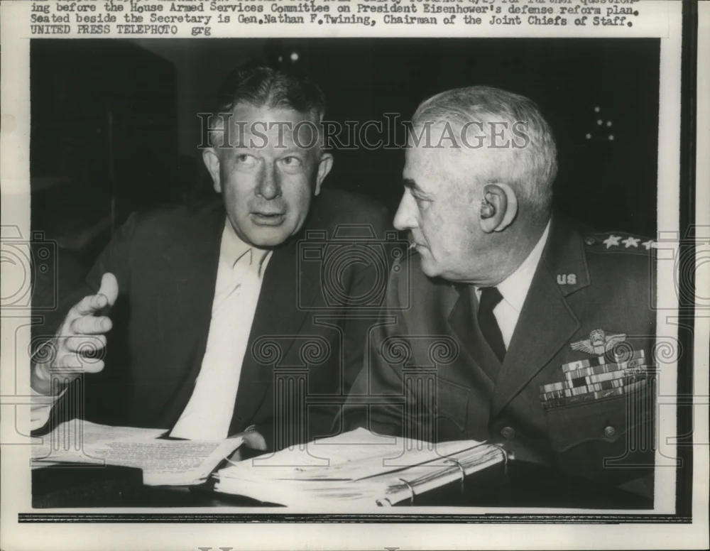 1958 Press Photo Defense Secretary Neil McElroy appears before the House trial