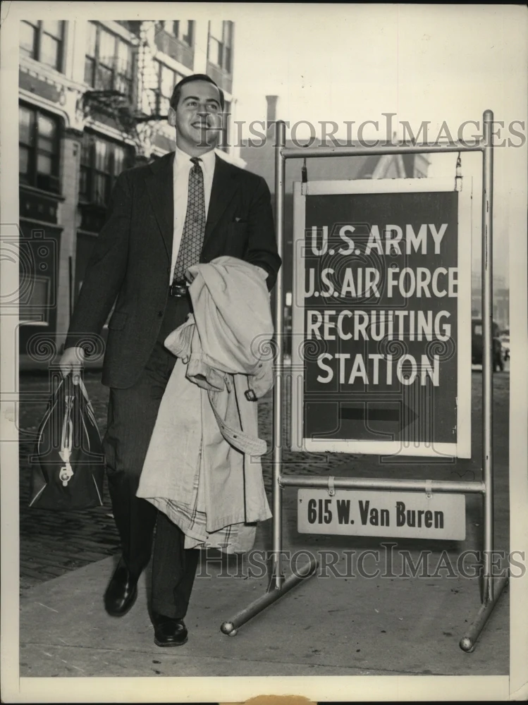 1954 Press Photo Borden Stevenson son of Adlai Stevenson inducted to U.S Army