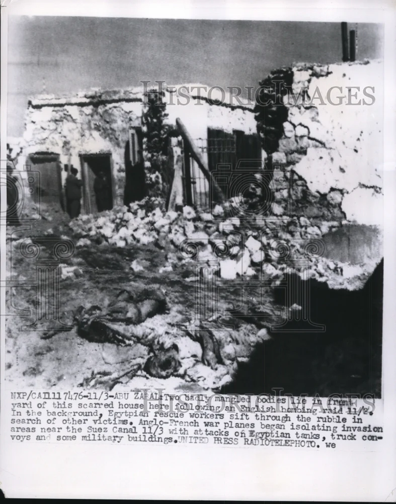 1956 Press Photo Wrecked house and dead bodies after the English Bombing Raids