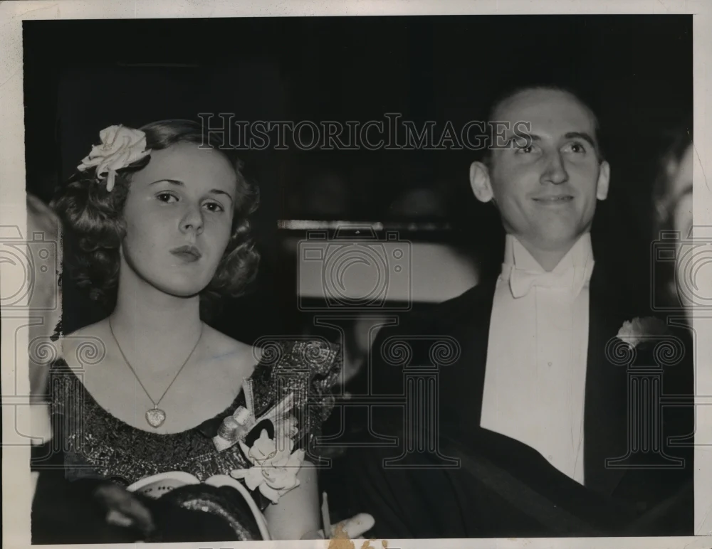 1936 Press Photo New York Attend The opening of The National Horse Show NYC