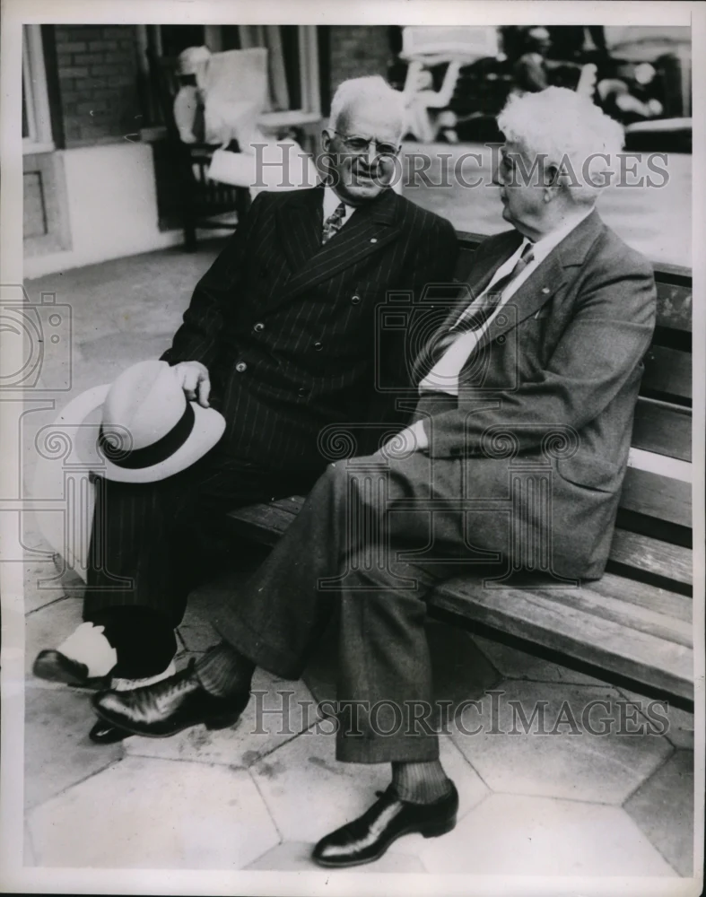 1937 Press Photo New York Former police William A Davis, R Enright NYC