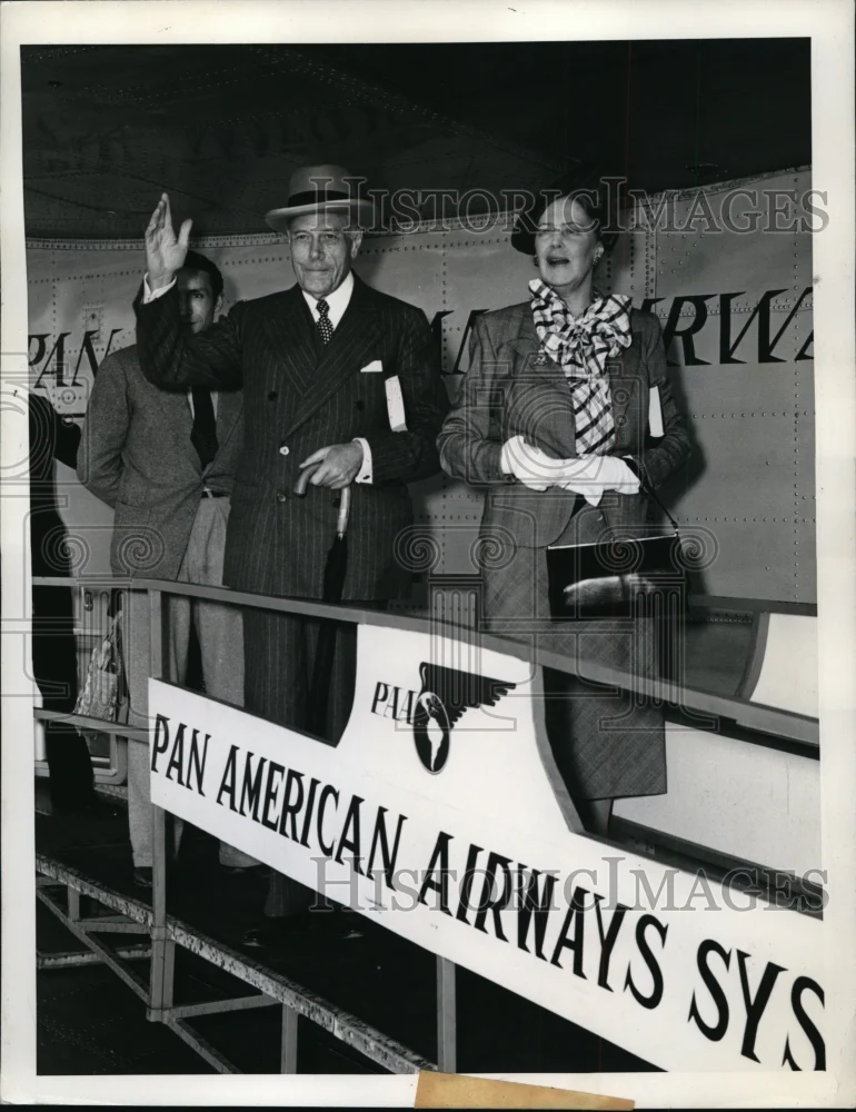 1941 Press Photo New York Arriving from Italy on the Clipper NYC - neny13091