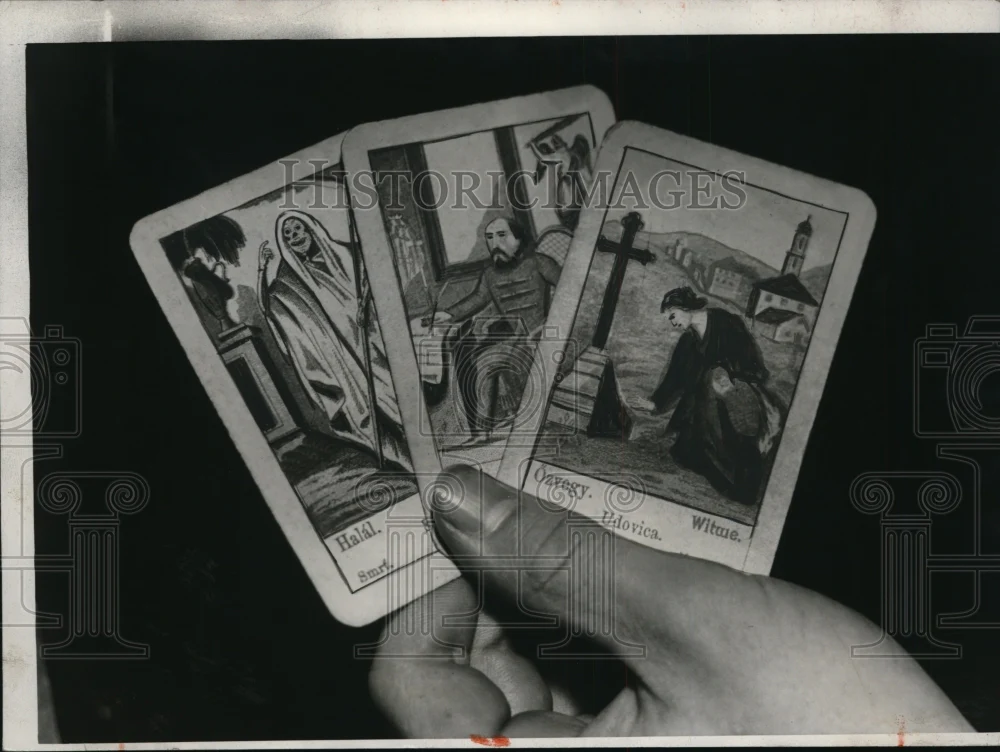 1932 Press Photo Cards drawn by Mrs. Carl before husband was shot - neny23412