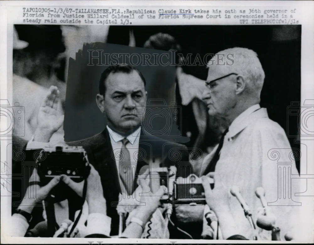 1967 Press Photo Republican Claude Kirk takes oath as governor of Florida