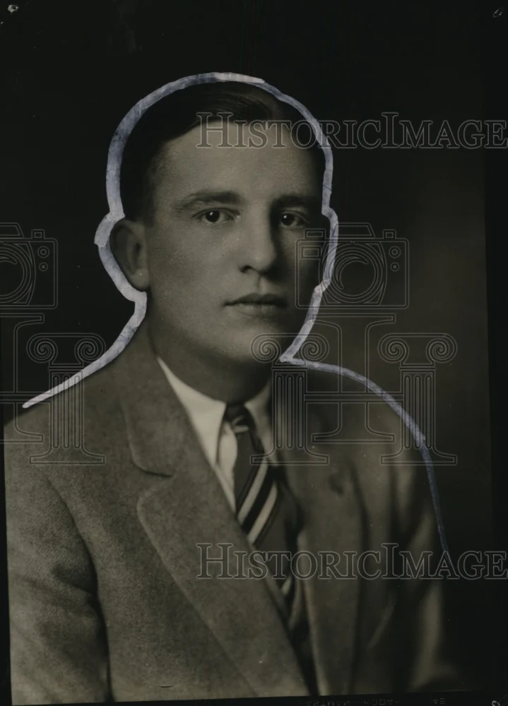 1929 Press Photo Fred L. Bohn, editor of Zanesville Signal newspaper - neo09166