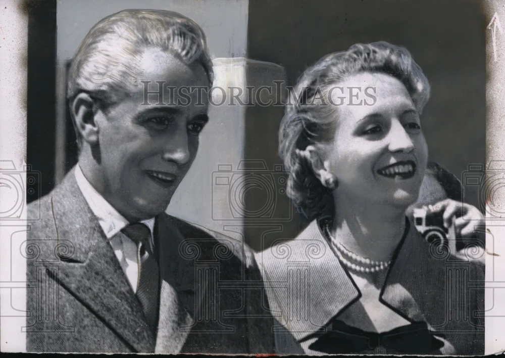1959 Press Photo New York Times Editor Clifton Daniel & Wife - neo25310