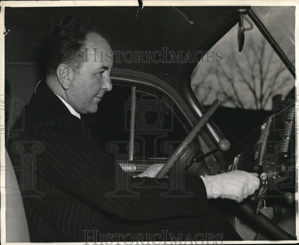 1938 Press Photo Dr Hans Dicckhoff German Ambassador To US Listens To Fuhrer Tal