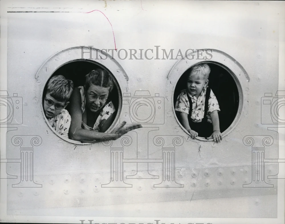 1961 Press Photo Reciefe Brazil Floyd Preston family on liner Santa Maria