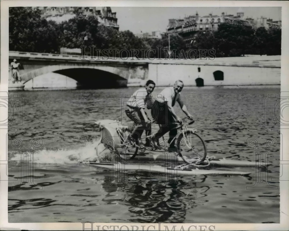 1952 Press Photo Clement Nicolleau (front seat) show his invention
