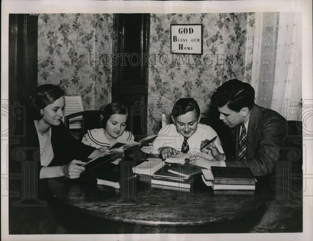1936 Press Photo Anna, Sophie & Domnic Opielouski under reform school sentence