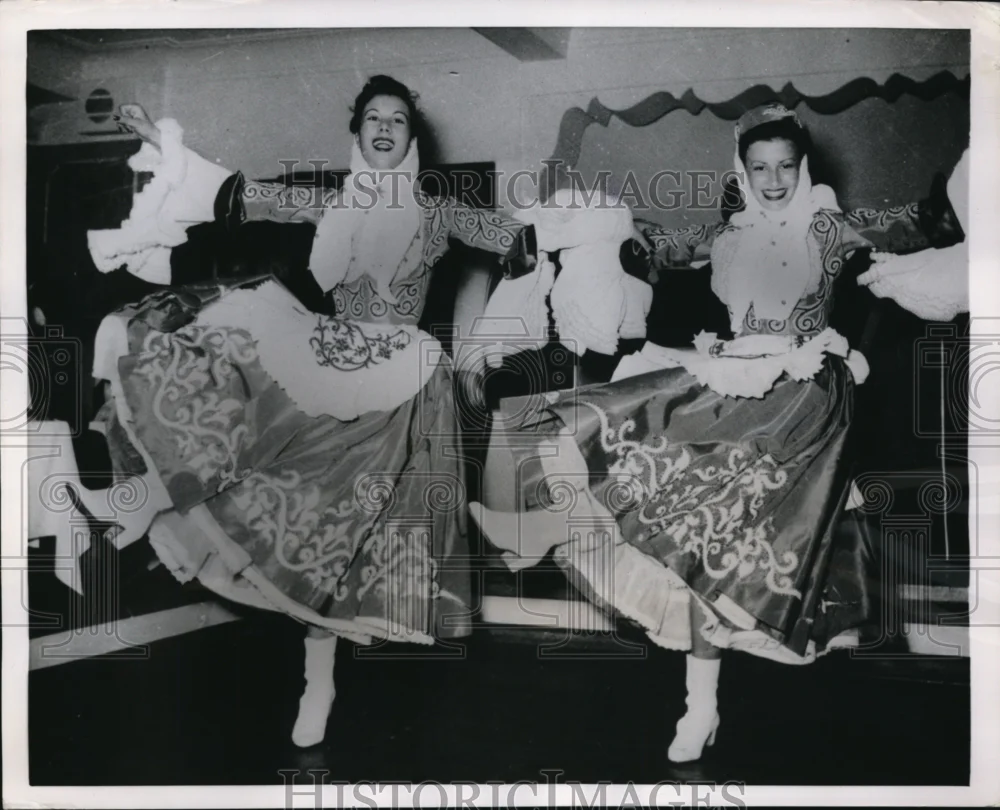 1955 Press Photo The Greco sisters, Tina and Lily dancing Greek Motives