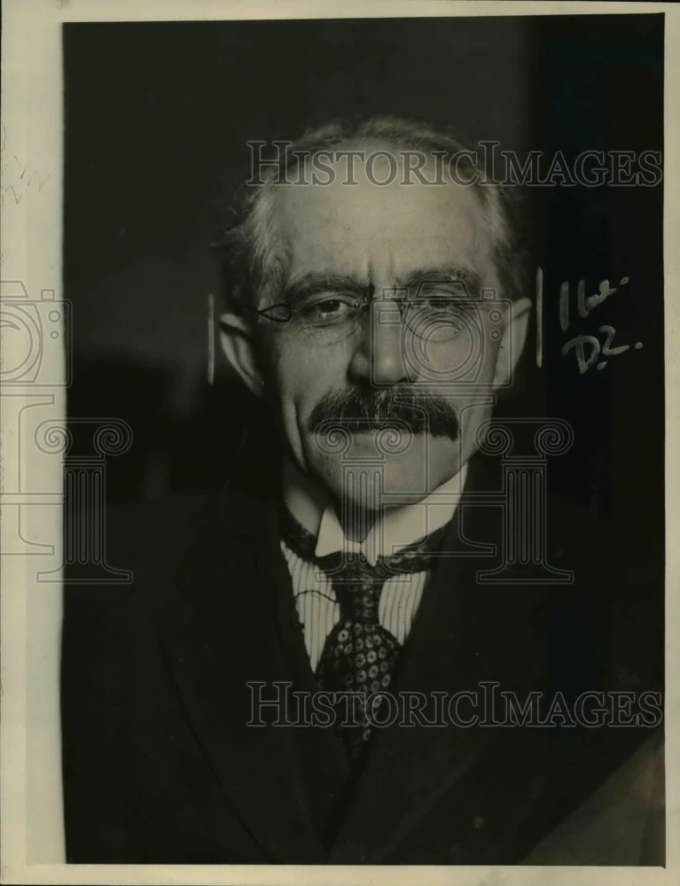 1921 Press Photo Dr Powell College pres raises funds for small colleges