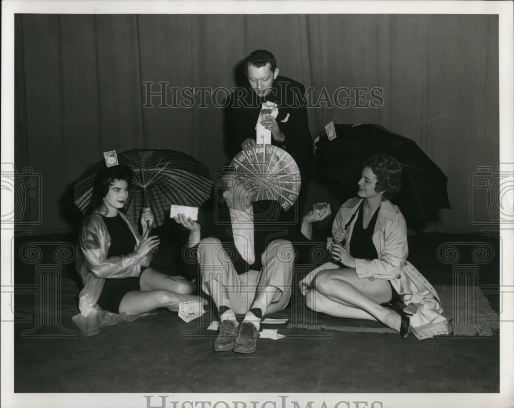 1959 Press Photo Maria Pitro, Pat Fitzgeraldn, Pat Mays, Jerry Healey