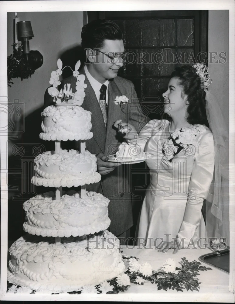 1950 Press Photo Jerold Mitchell & his bride Elsie Bonhiver at their wedding