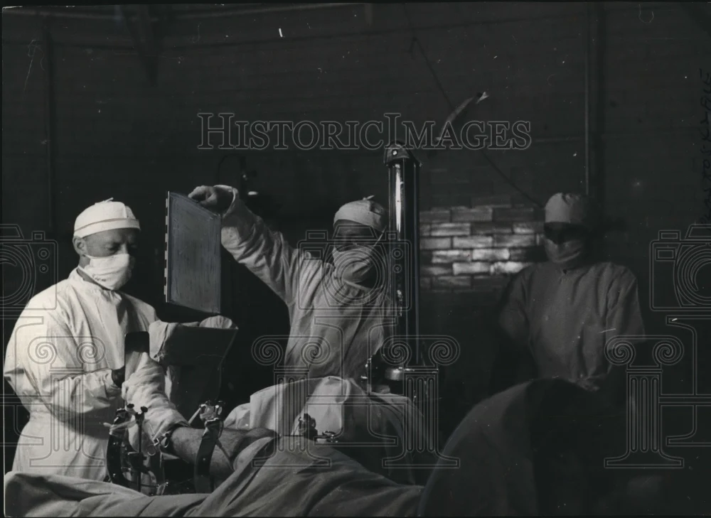 1941 Press Photo Dr. Philip Wilson,American-Britain Hospital Head & Dr. Bradford