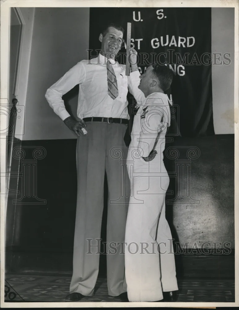 1943 Press Photo St Louis Mo John Laxton & Y2/c Joseph O'Connell Coast Guard