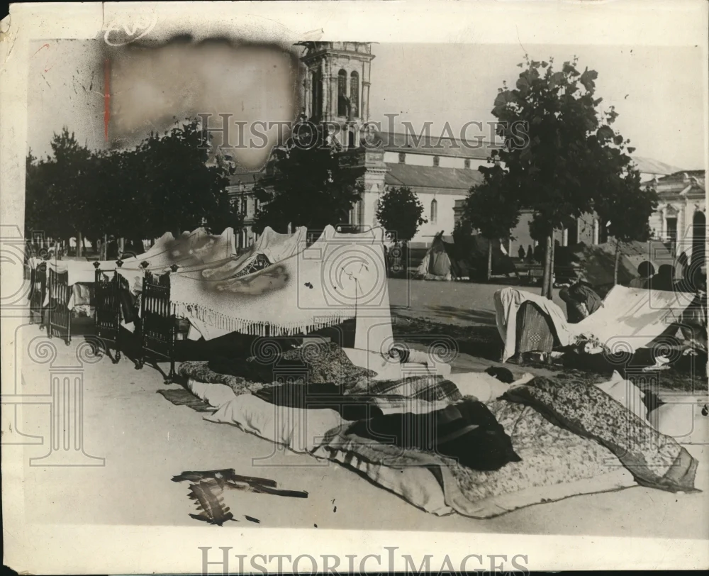 1929 Press Photo Survivors of Chilean earthquake at Talca