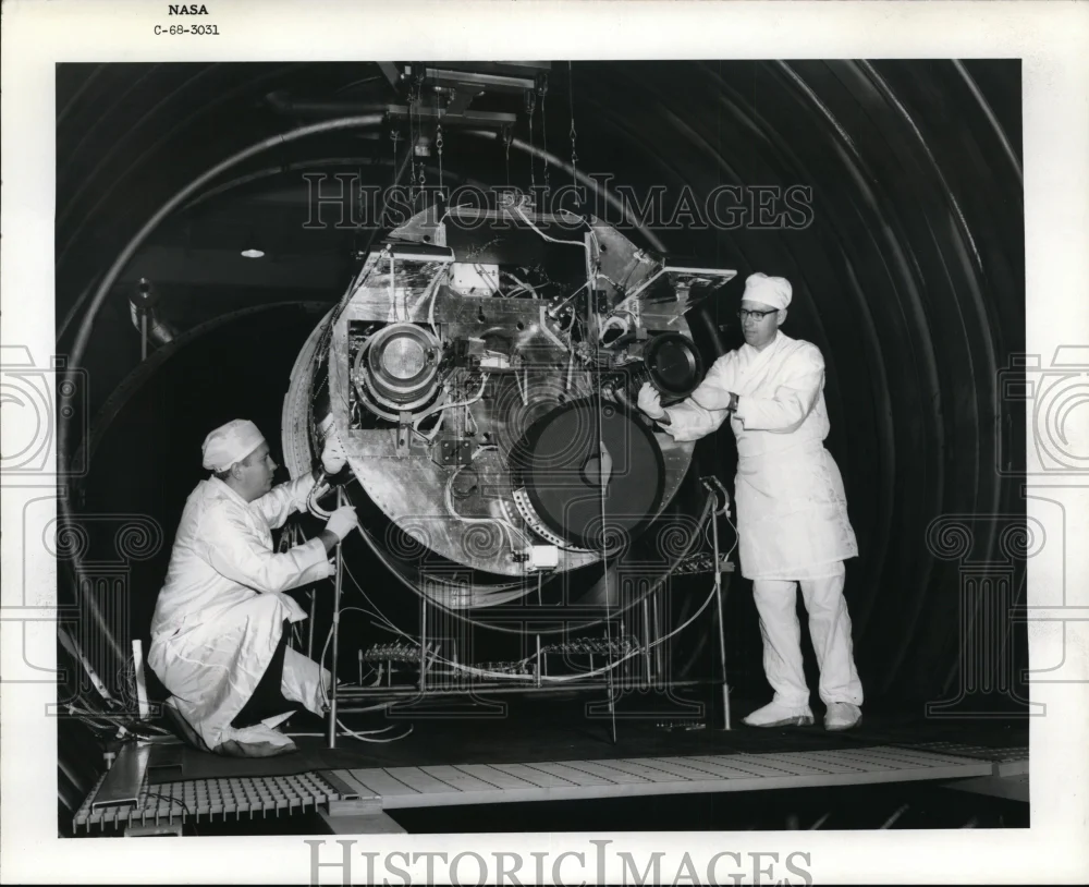 1970 Press Photo Cleveland Ohio SERT II spacecraft test in vacuum chamber