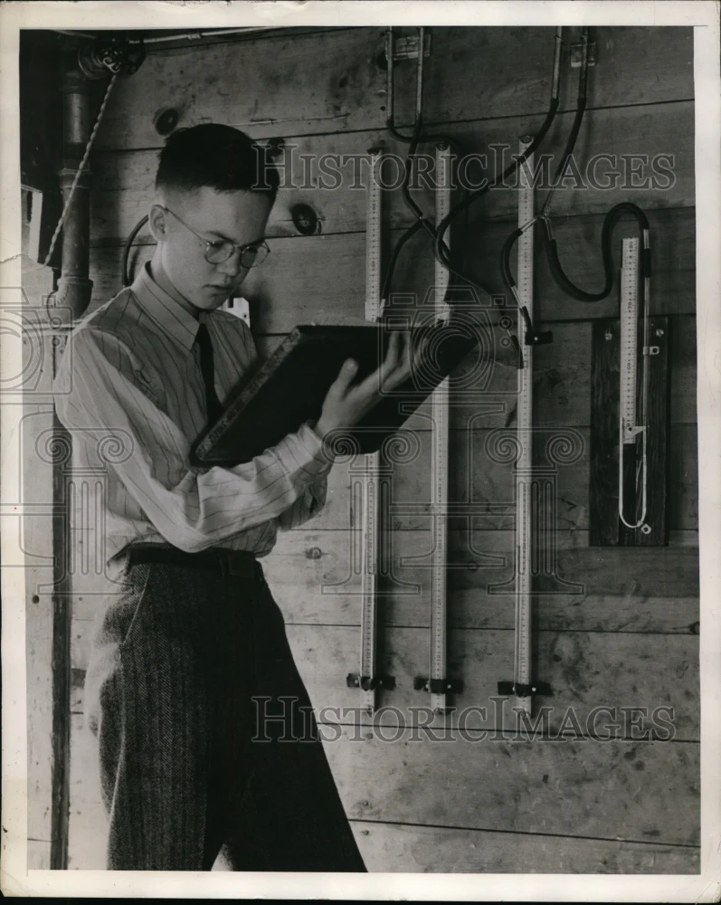 1943 Press Photo Paul Cransfield Winner of Westinghouse Science Scholarship