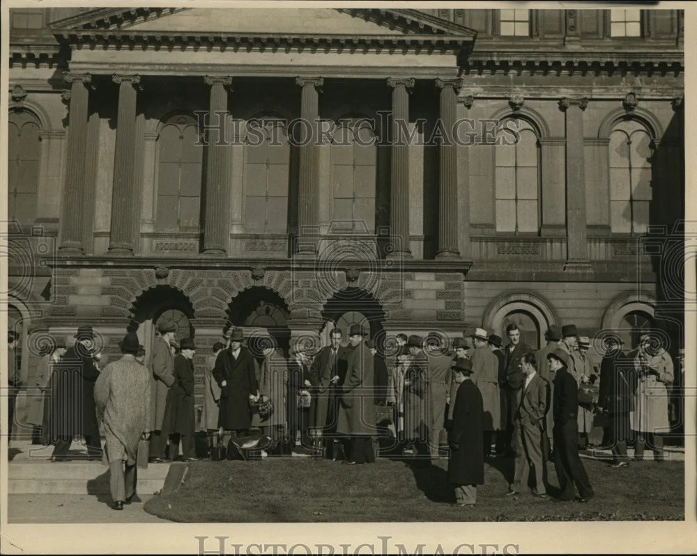 1937 Press Photo Crowd of Photographers & Law Students at Cagood Hall
