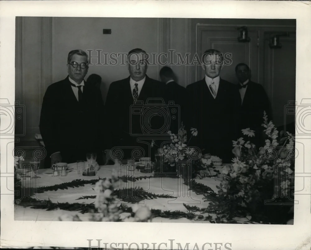 1927 Press Photo Chicago Mayor William H Thompson, VP Charles Dawes - nex99526