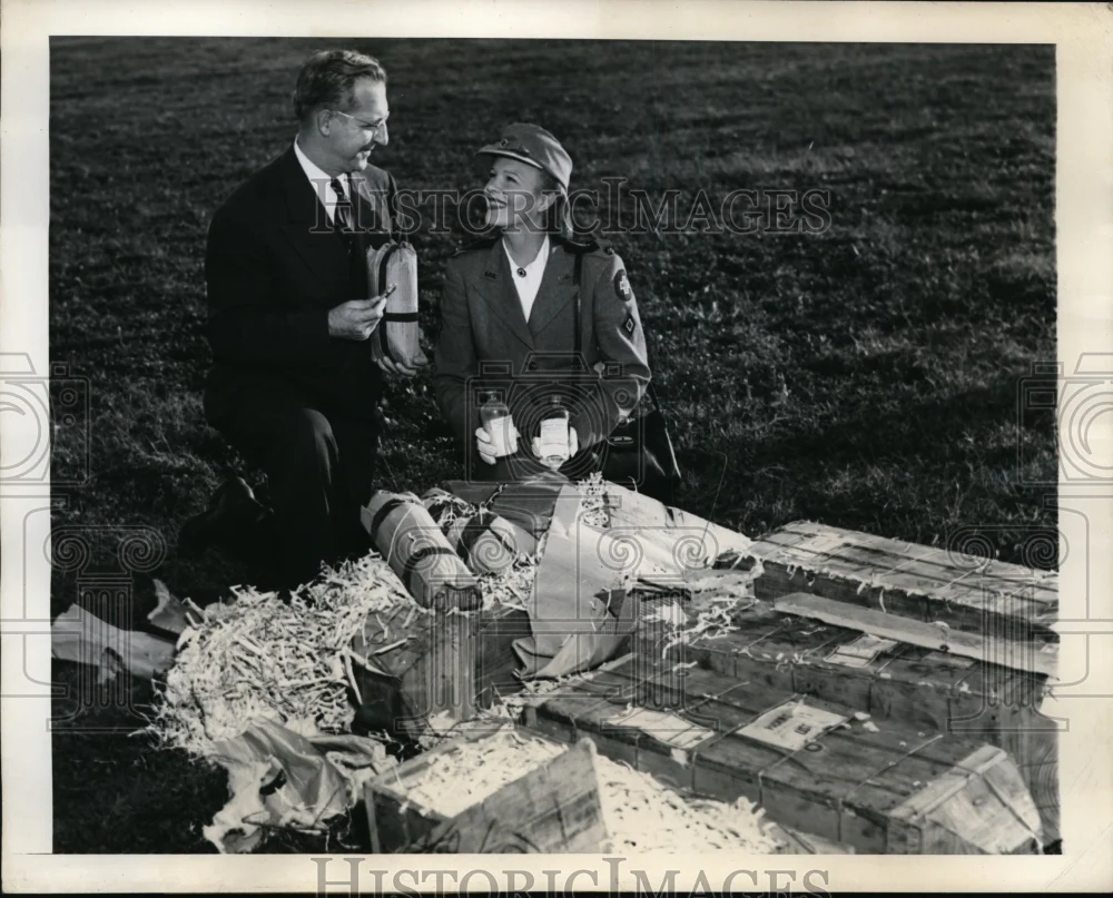 1945 Press Photo Harry Walter Pres of Steel Strapping Comp & Mrs Robert McLarsen