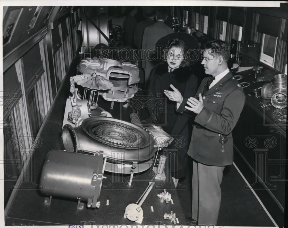 1941 Press Photo 3 Special Trains Containing Exhibits Leaves Washington for Tour