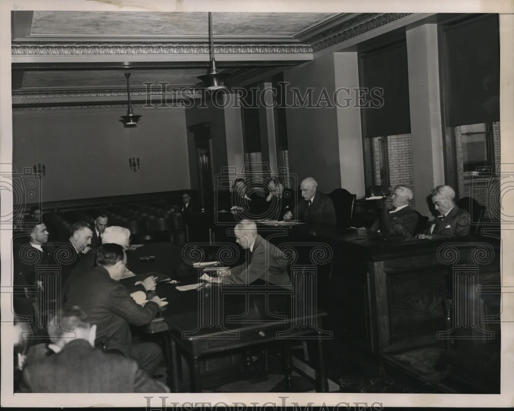 1939 Press Photo Utility heads questioned on possible shortages in coal crisis