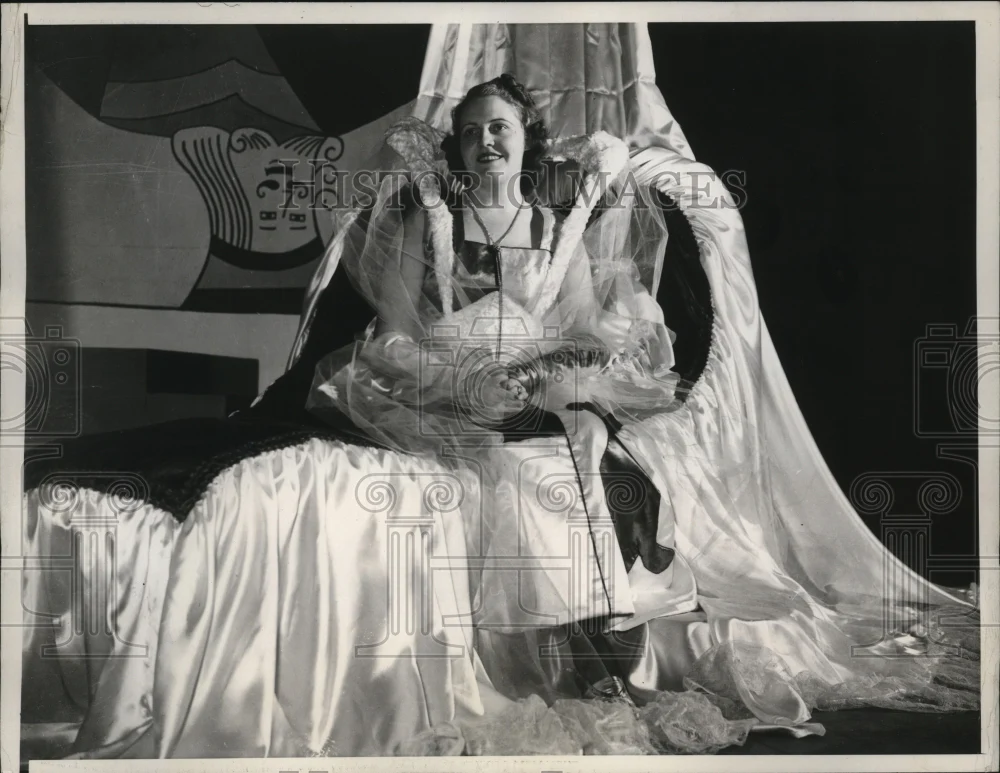 1938 Press Photo Actress Alice George as Princess in "Sleeping Beauty" Play