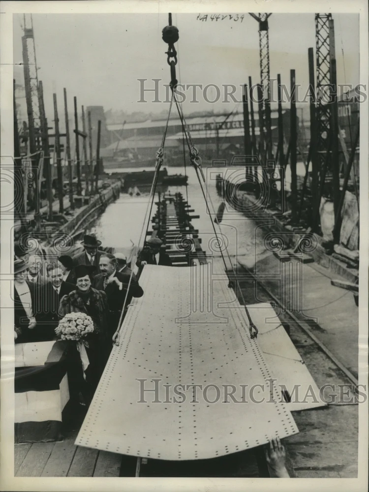1938 Press Photo Madame Weguelin de Abreu at Laying of the Keel Ceremony, Cowes