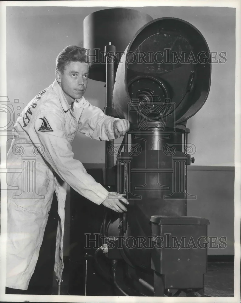 1955 Press Photo Sky Screen Aid in Nations Air Defense Program of Northrop