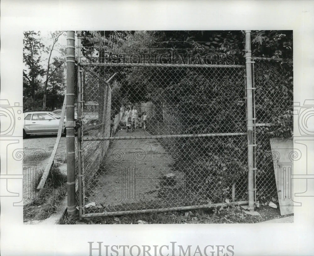 1975 Press Photo New Orleans Audubon Park - Expansion and Fencing in the Park