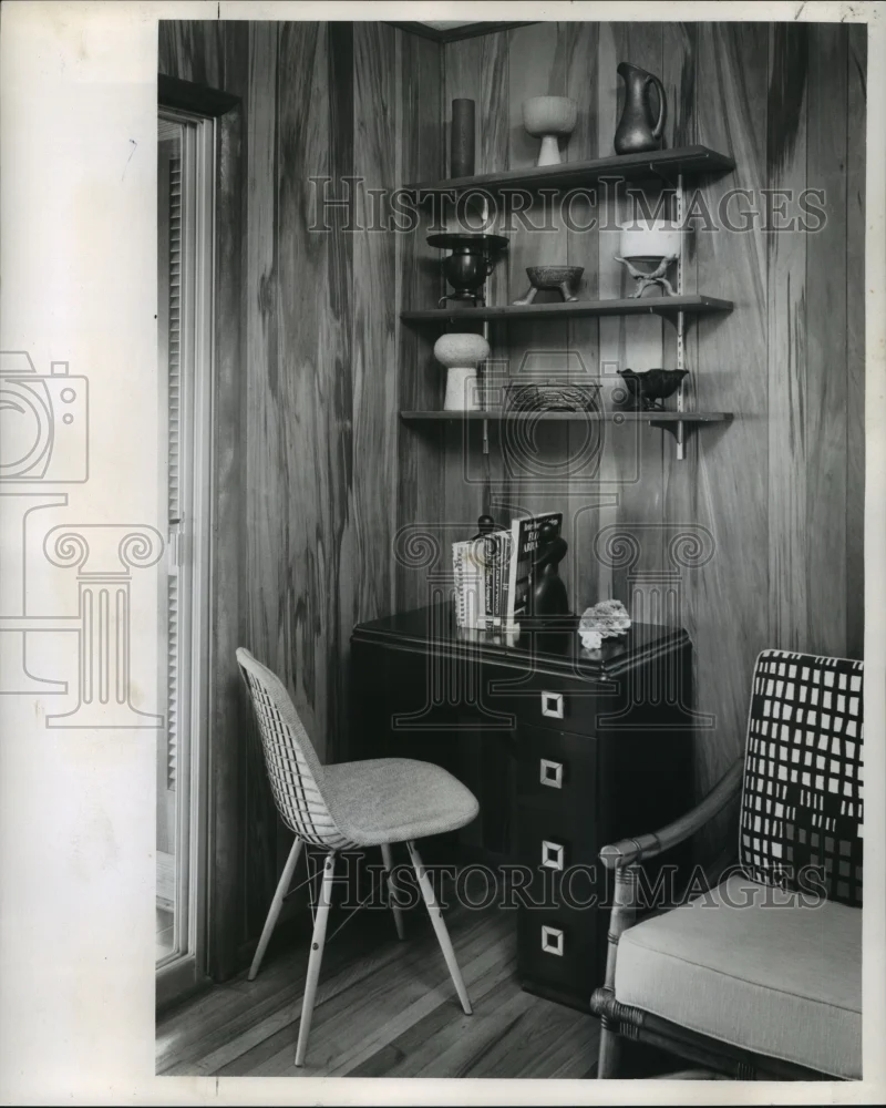 1961 Press Photo Containers from Mexico and Japan adorn Mrs. R. X. Chauvin Walls