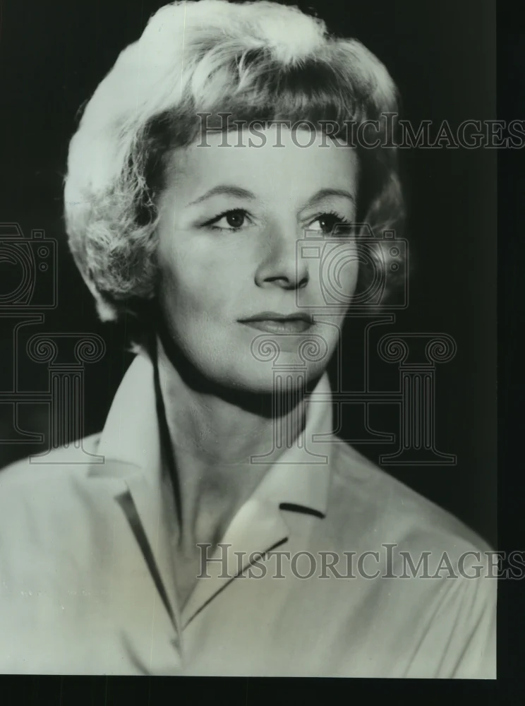 1966 Press Photo Monica Dickens, author of The Room Upstairs. - noa94132