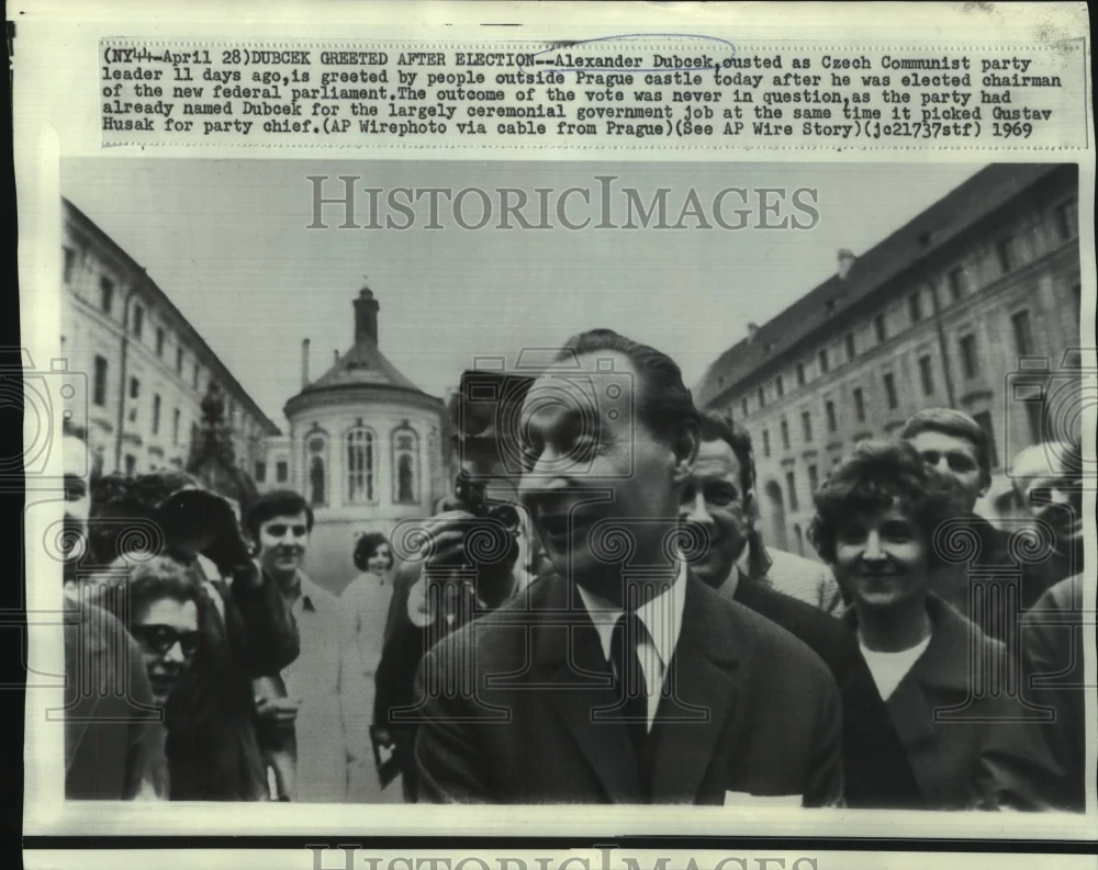 1969 Press Photo Parliament chairman Alexander Dubcek outside Prague castle