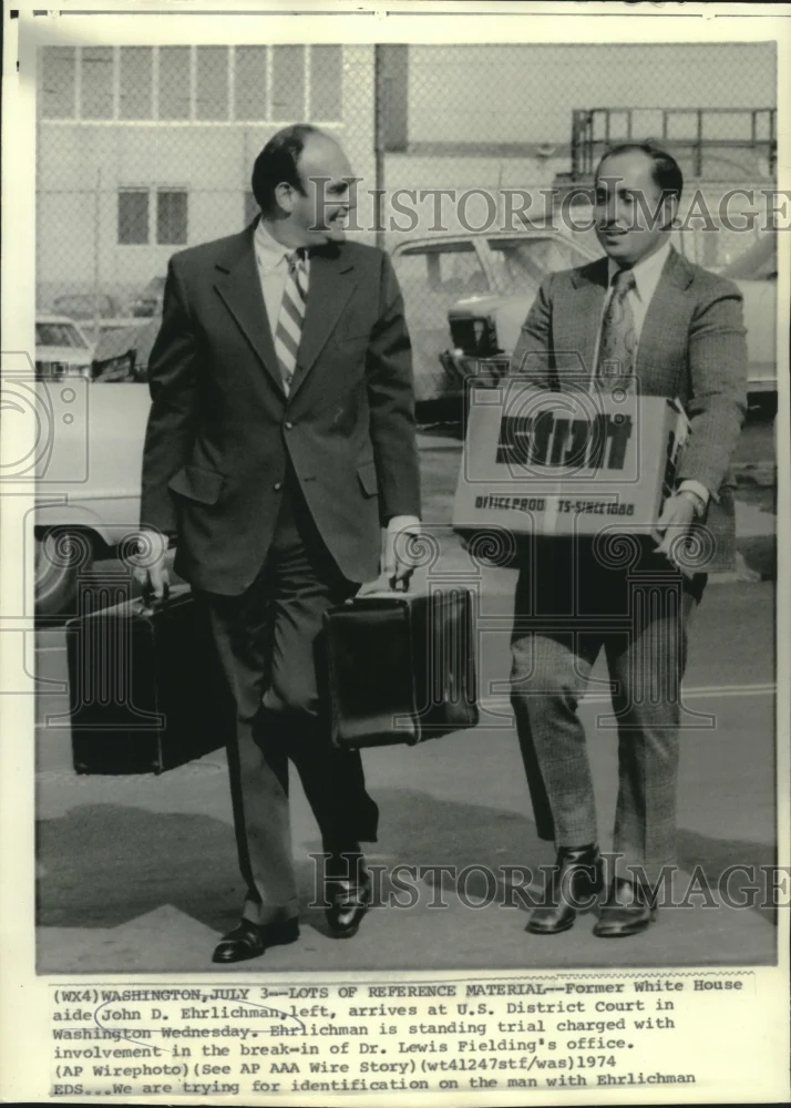 1974 Press Photo Ex-White House aide John Ehrlichman arrives at District Court